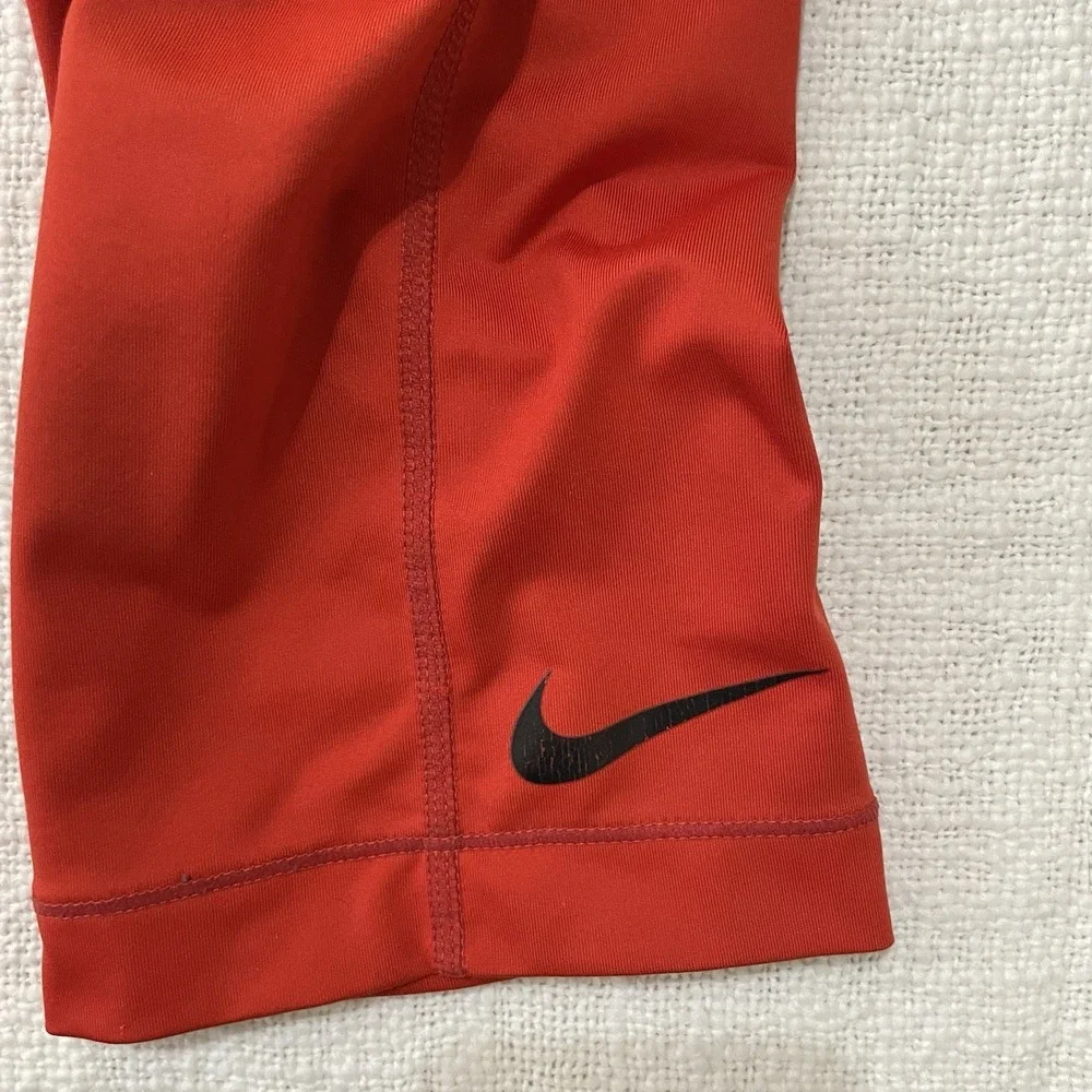 Nike‎ Pro Dri-Fit Women's Red Small Running Pants Cross Training Pants Capri's
